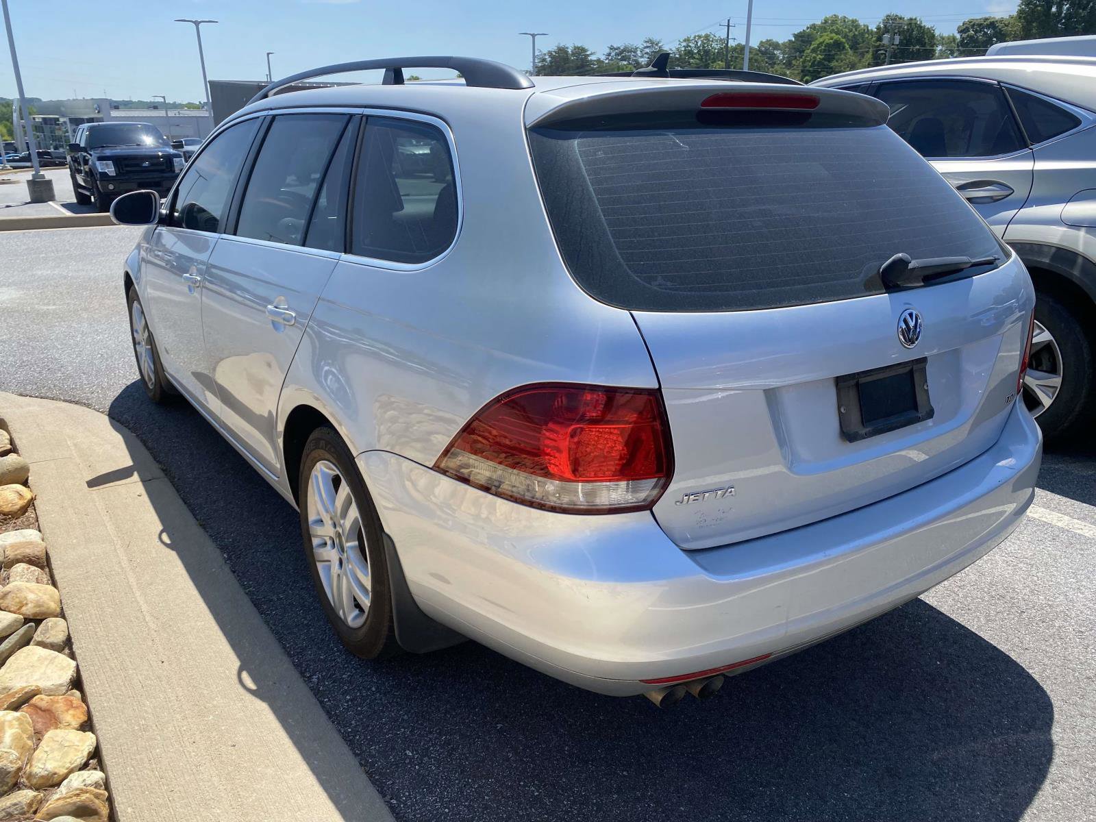 Used 2011 Volkswagen Jetta TDI FWD image 5