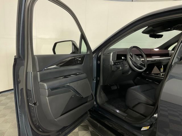 New 2026 Cadillac Escalade IQ Sport 1 w/ LPO, ONYX Package image 28