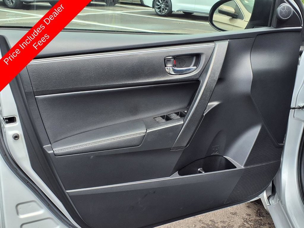 Used 2018 Toyota Corolla XLE FWD image 24