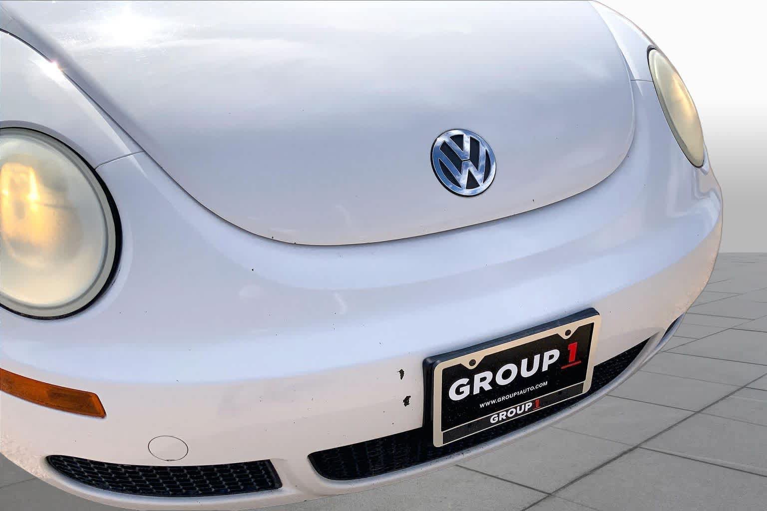 Used 2010 Volkswagen Beetle Coupe FWD image 27