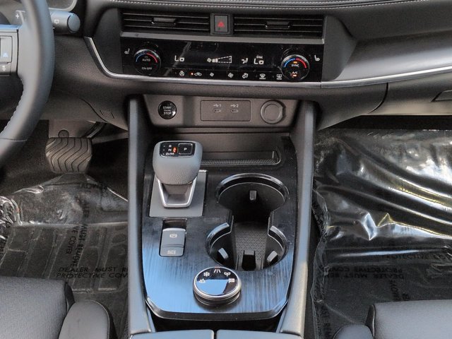 Certified 2026 Nissan Rogue Dark Armor AWD/4WD image 19
