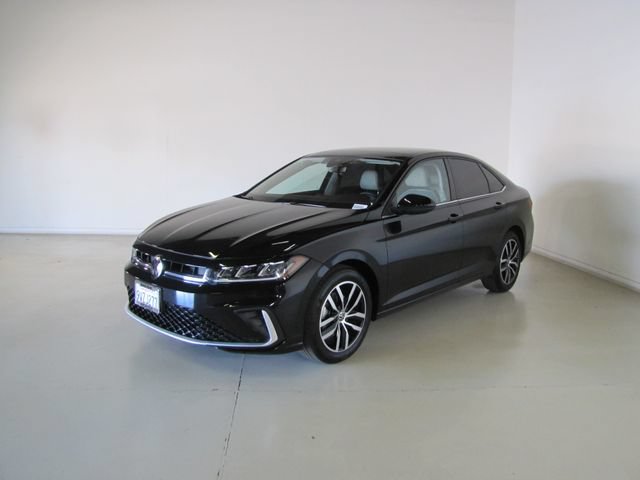 Used 2025 Volkswagen Jetta SE FWD image 1