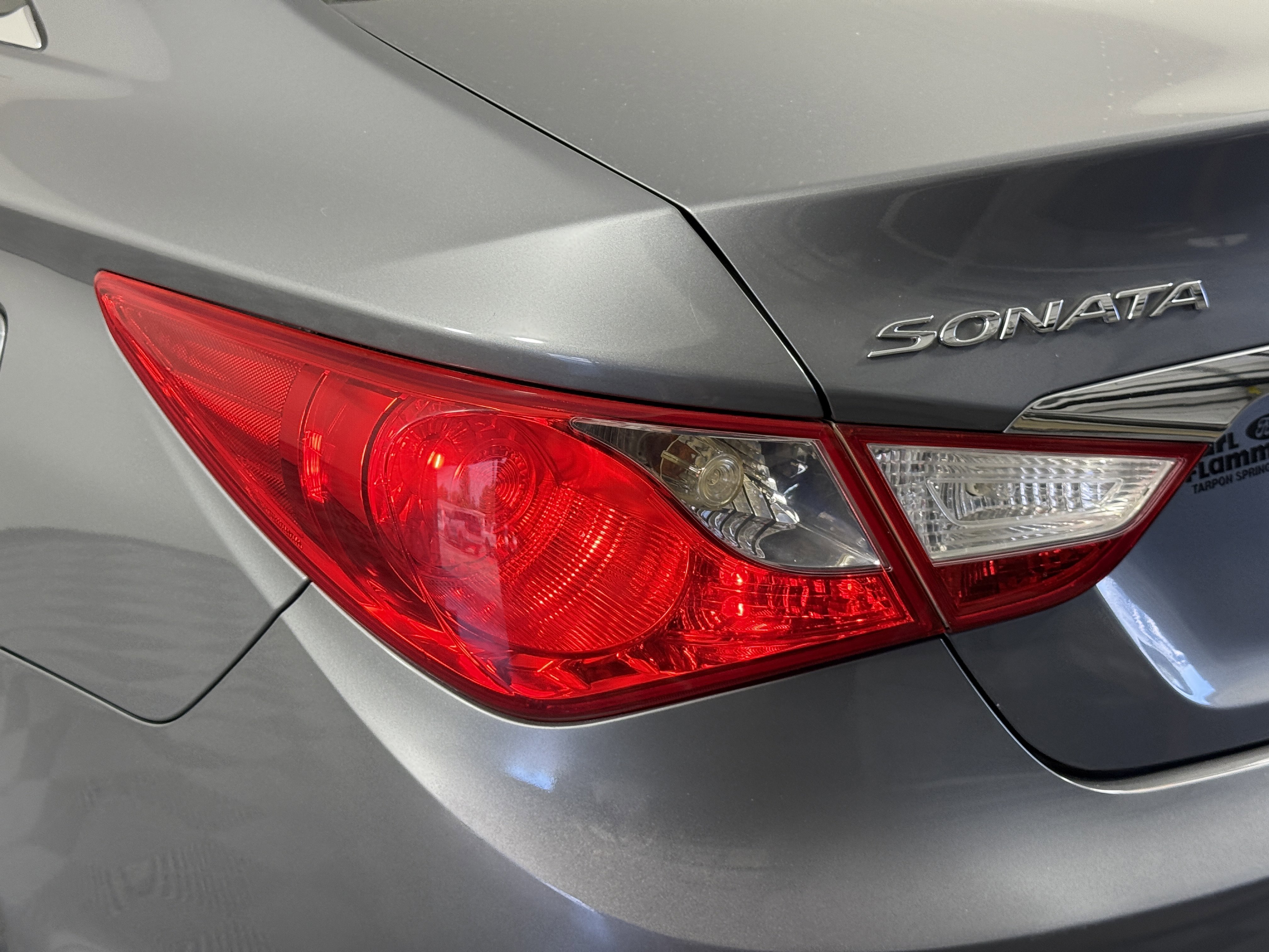 Used 2013 Hyundai Sonata Limited w/ Premium Pkg FWD image 8
