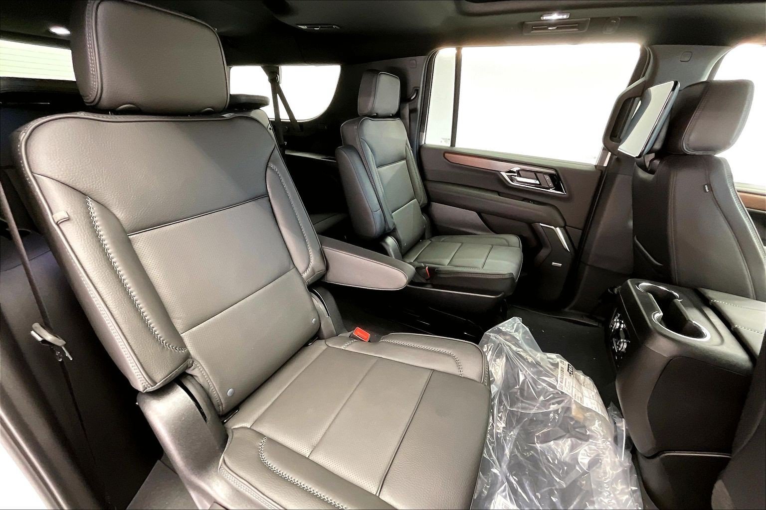 New 2026 GMC Yukon XL Denali w/ Advanced Technology Package AWD/4WD image 10