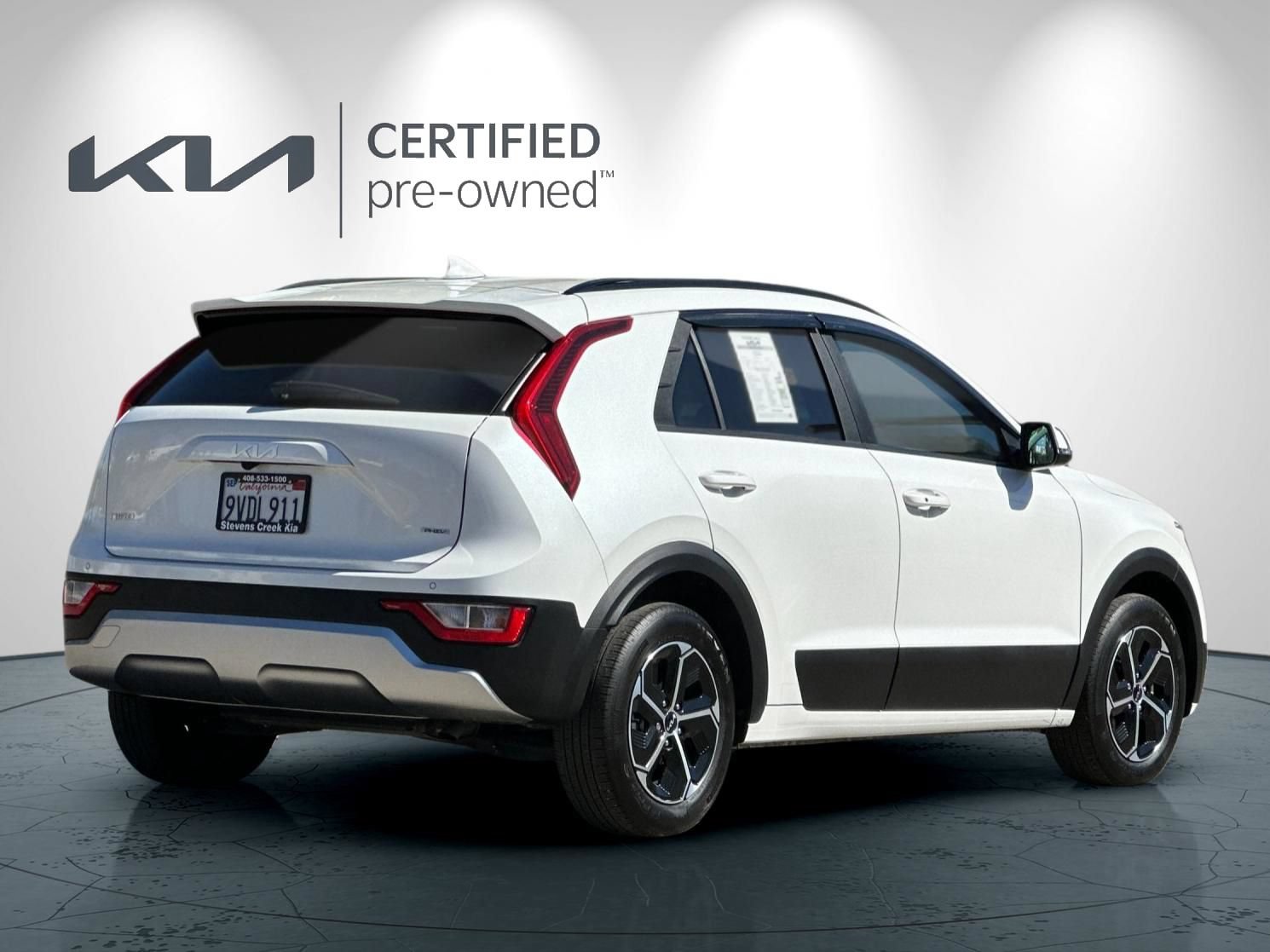 Certified 2025 Kia Niro EX FWD image 4