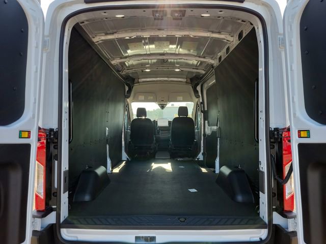 New 2026 Ford Transit 250 148 Medium Roof w/ Load Area Protection Package RWD image 7