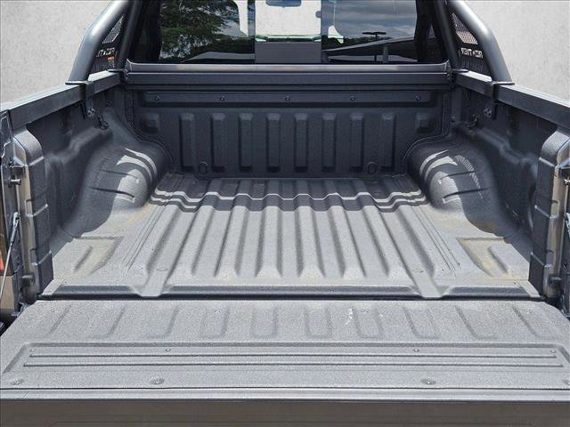 Used 2024 Nissan Frontier Pro-X RWD image 6