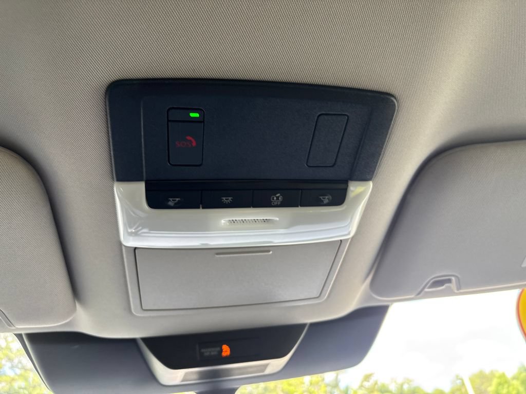 Used 2026 Nissan Pathfinder S FWD image 34
