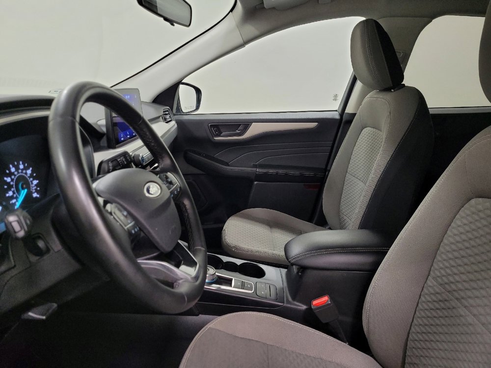 Used 2022 Ford Escape SE w/ SE Sport Appearance Package image 17