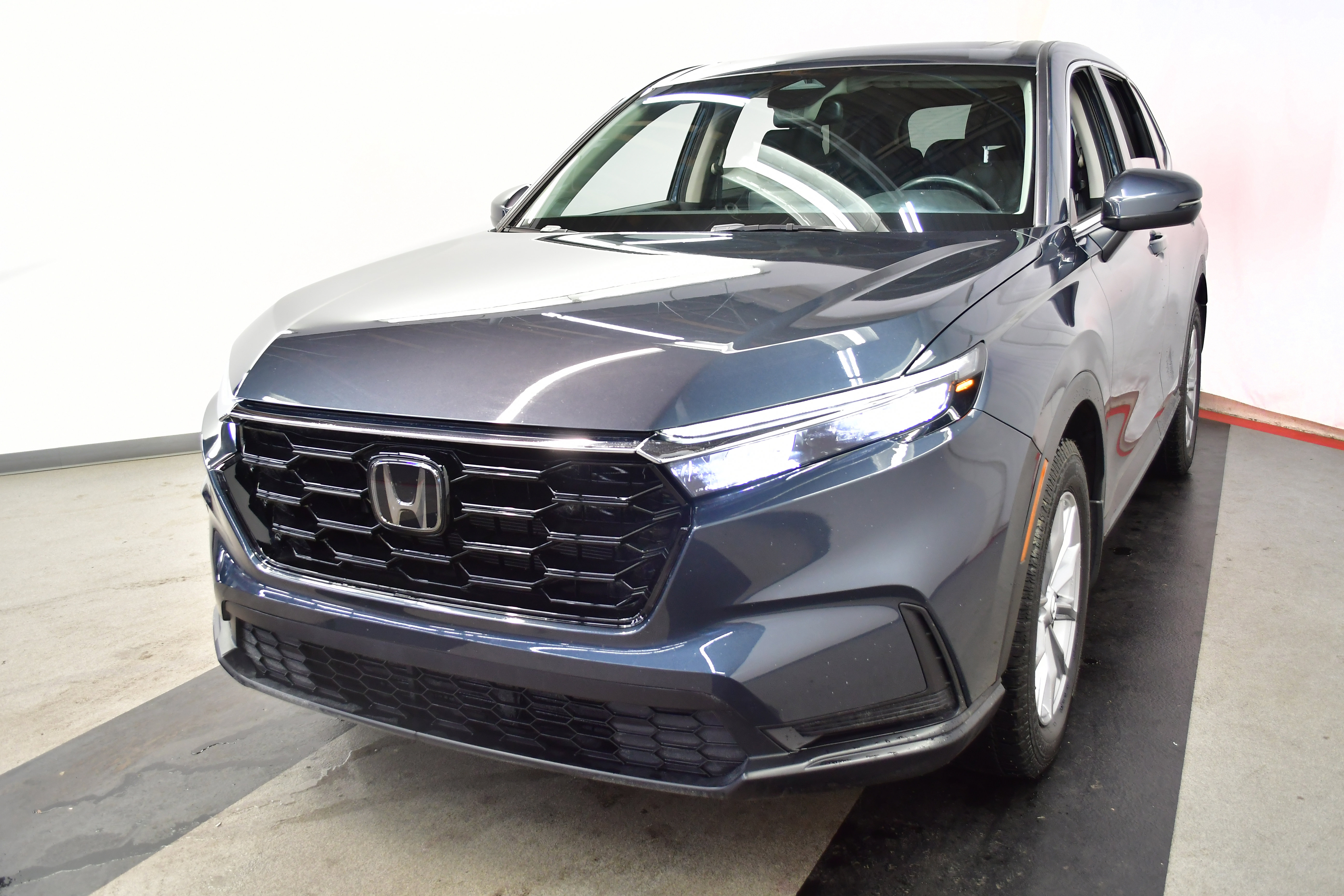 Used 2023 Honda CR-V EX image 4