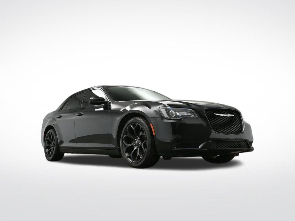 Used 2019 Chrysler 300 Touring w/ Sport Appearance Package image 40