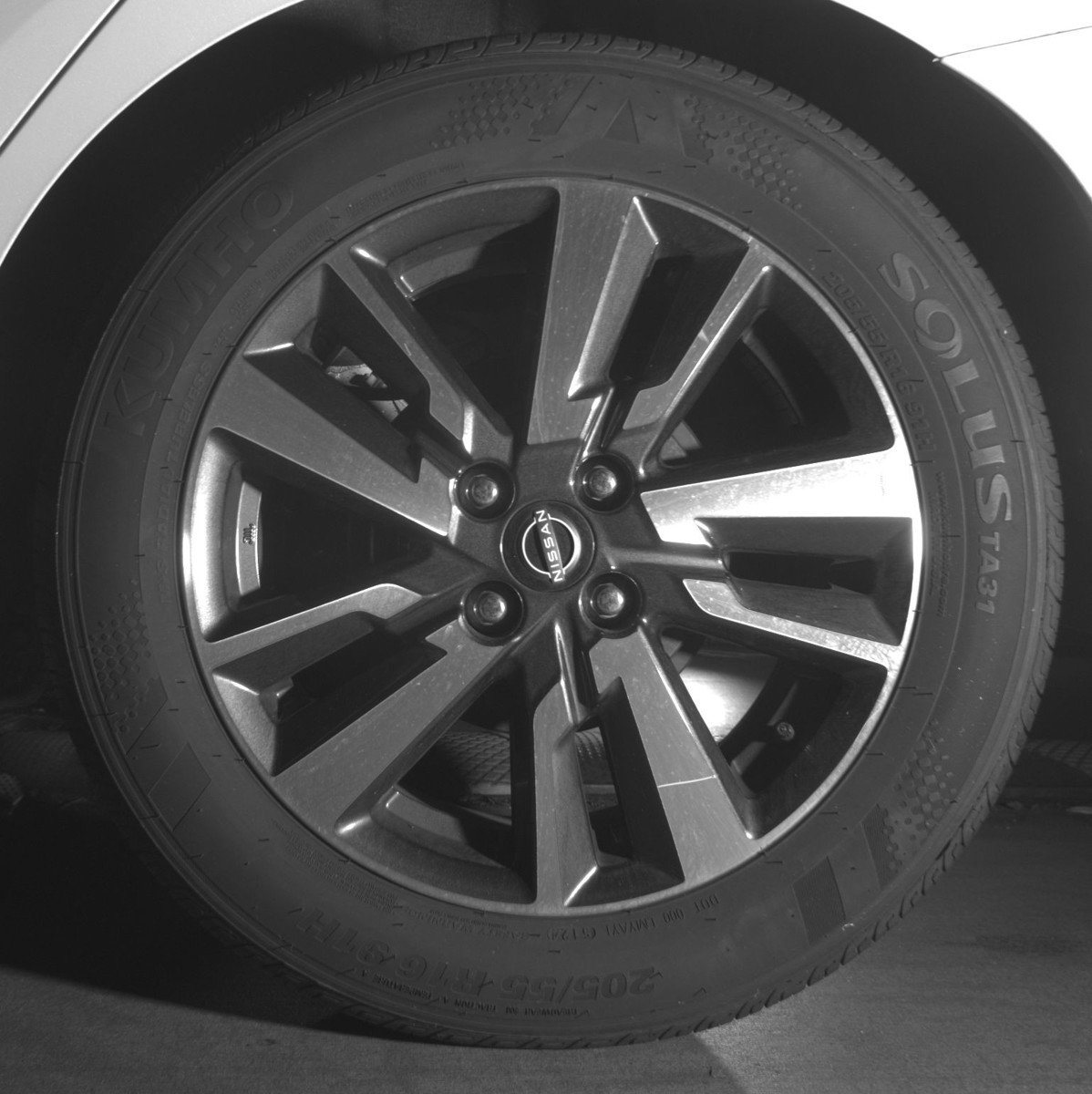 Used 2025 Nissan Versa SV image 14