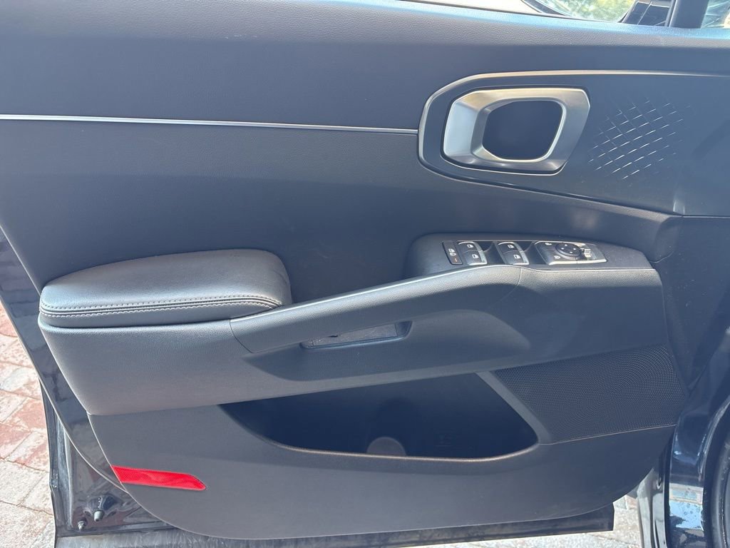 Certified 2023 Kia Sorento EX image 11