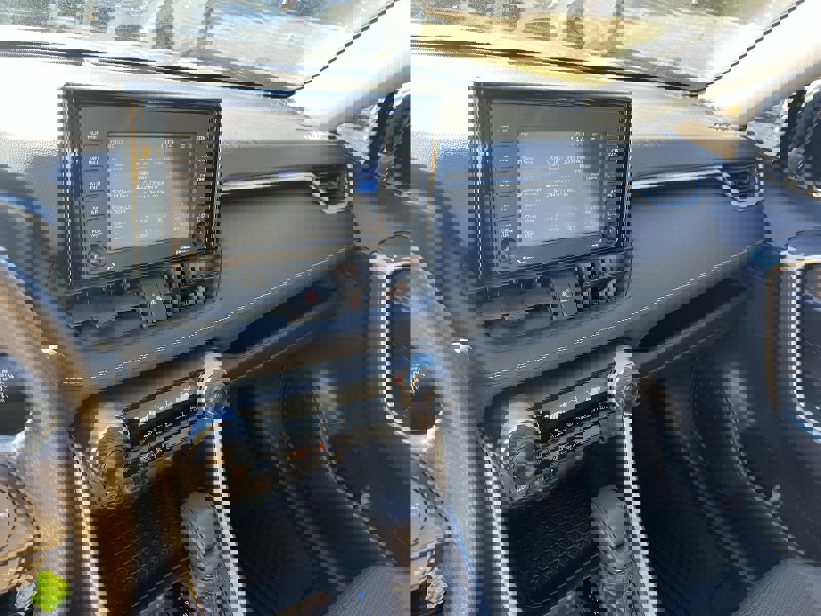 Used 2021 Toyota RAV4 LE image 29