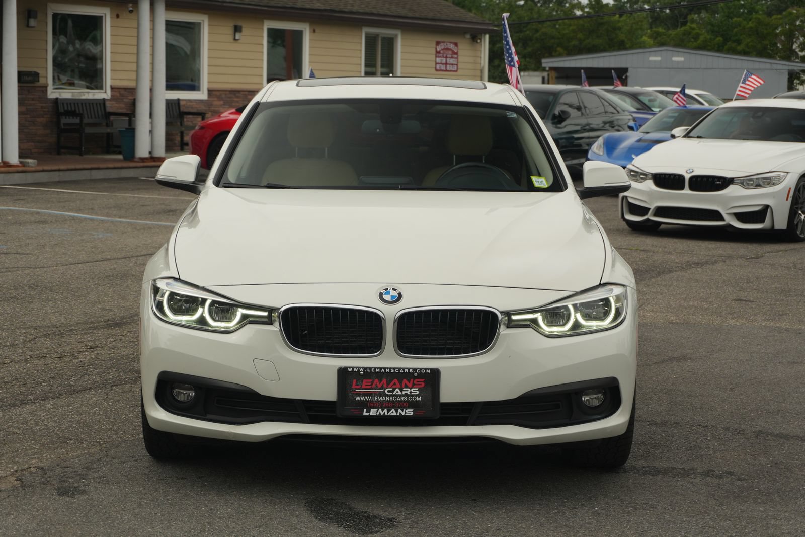 Used 2018 BMW 320i xDrive Sedan w/ Convenience Package AWD/4WD image 2