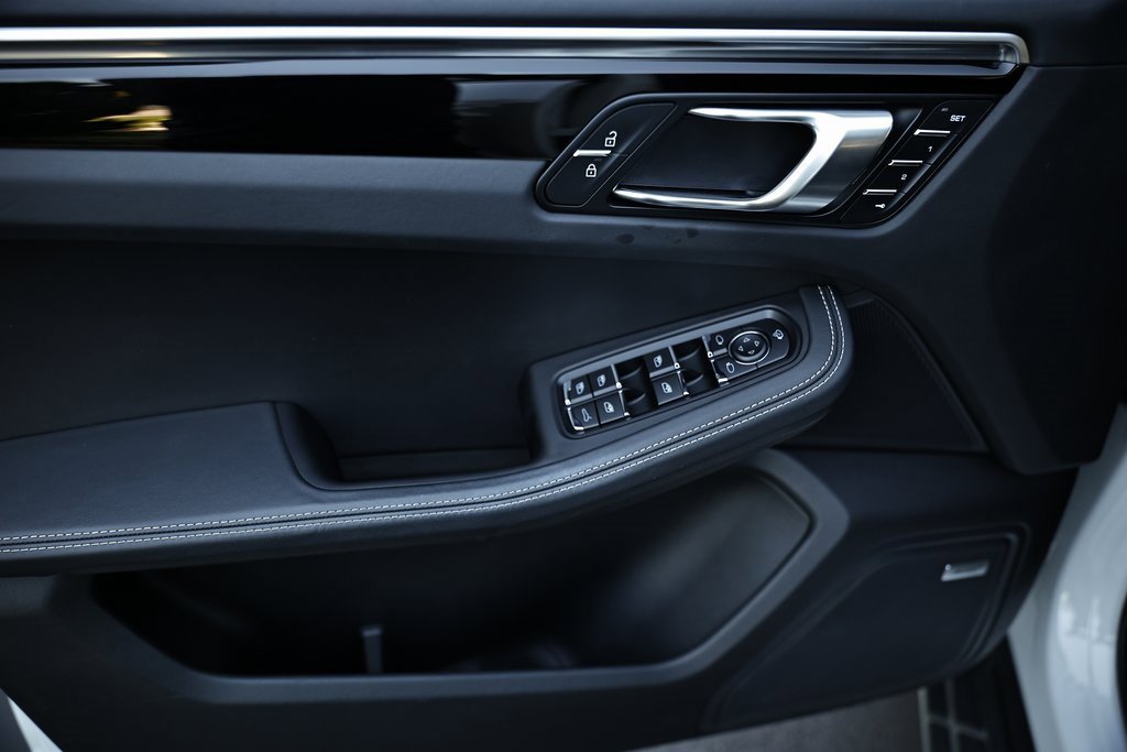Used 2023 Porsche Macan S image 18