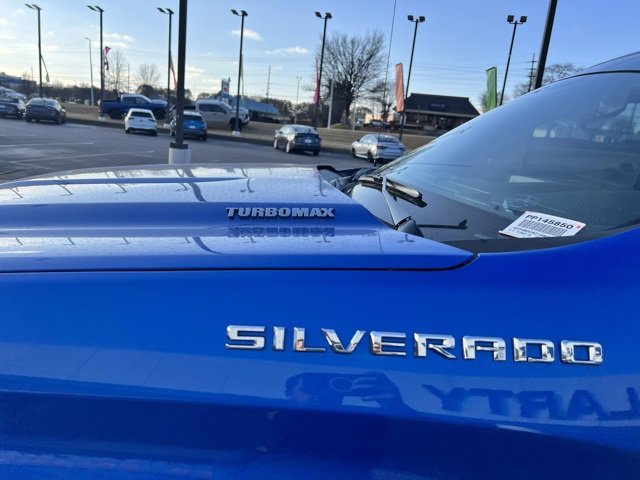 Used 2025 Chevrolet Silverado 1500 Custom image 11