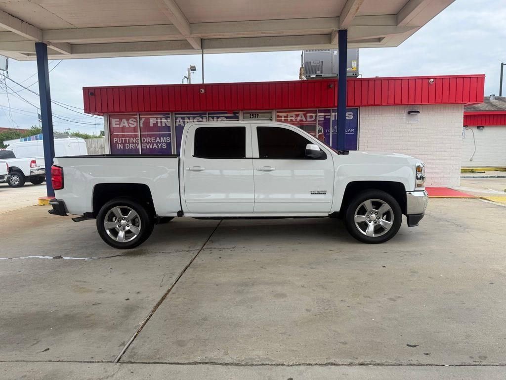 Used 2018 Chevrolet Silverado 1500 LT w/ Texas Edition RWD image 2