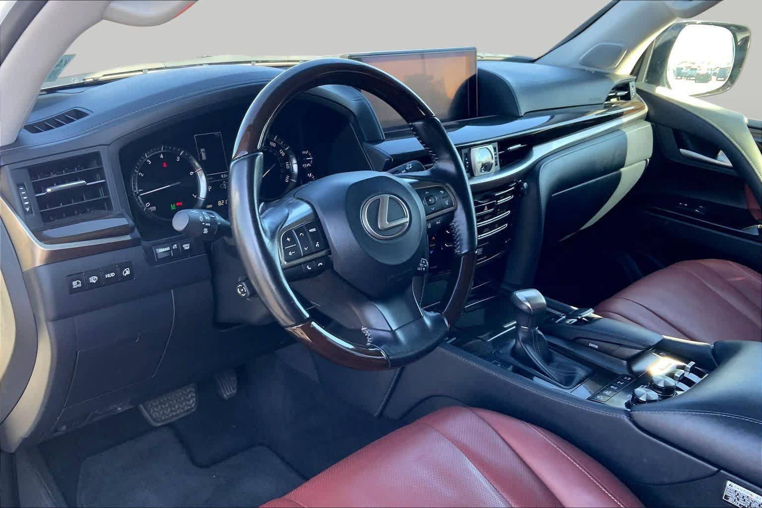 Used 2019 Lexus LX 570 4WD w/ Luxury Package image 18