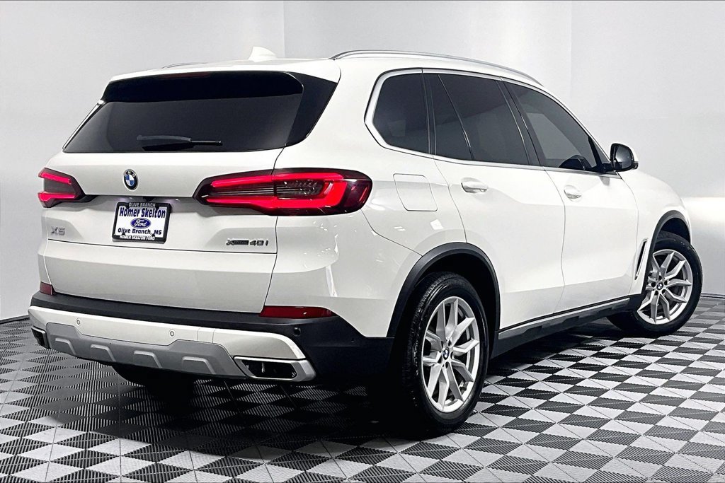 Used 2022 BMW X5 xDrive40i w/ Premium Package AWD/4WD image 12