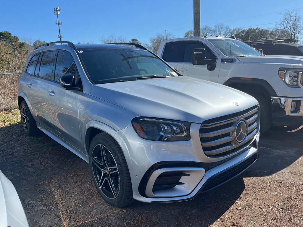Used 2025 Mercedes-Benz GLS 450 4MATIC image 4