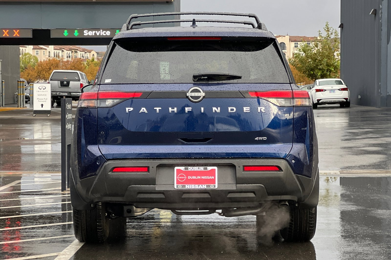 New 2025 Nissan Pathfinder SV image 5