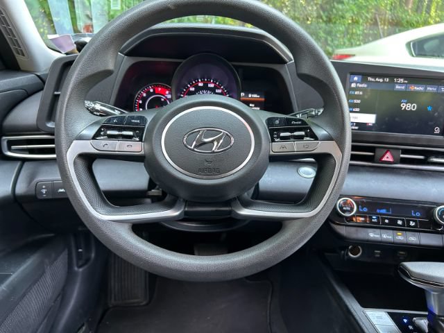 Used 2021 Hyundai Elantra SEL FWD image 10