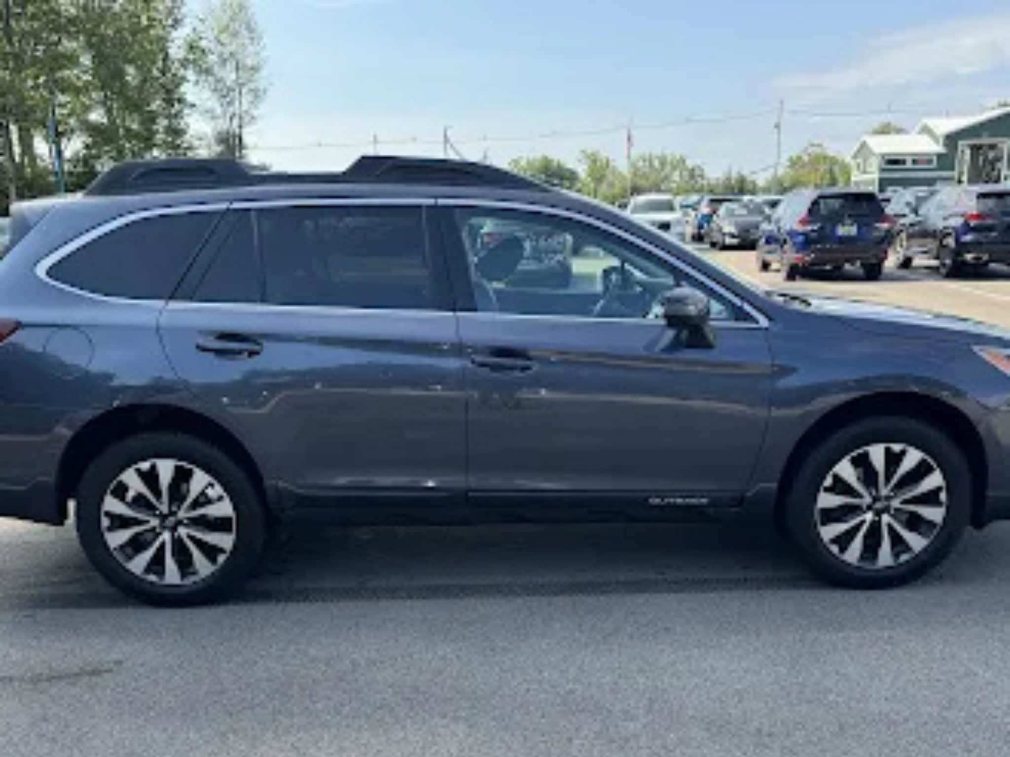 Used 2016 Subaru Outback 3.6R Limited AWD/4WD image 6