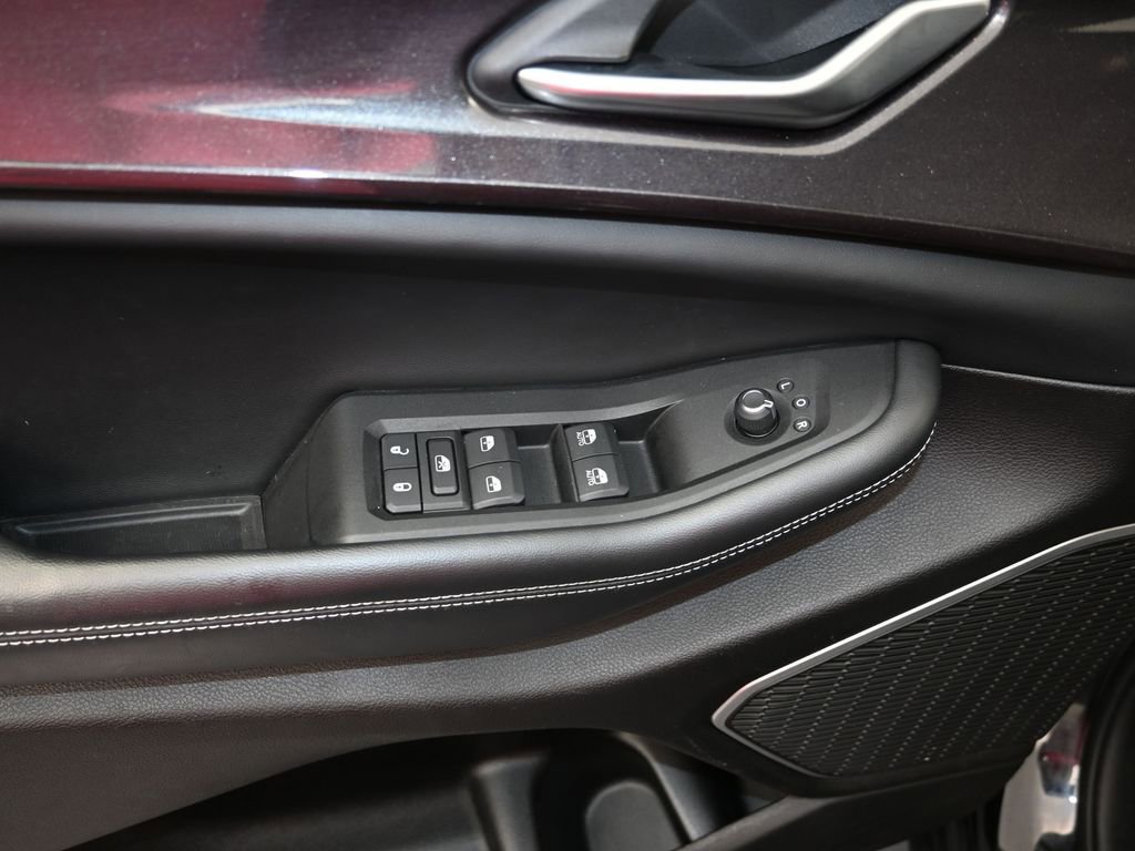 Used 2022 Jeep Grand Cherokee Altitude AWD/4WD image 11
