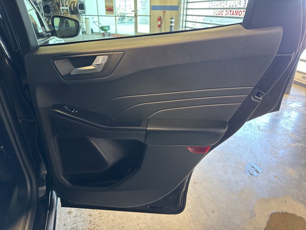 Used 2025 Ford Escape ST-Line image 29