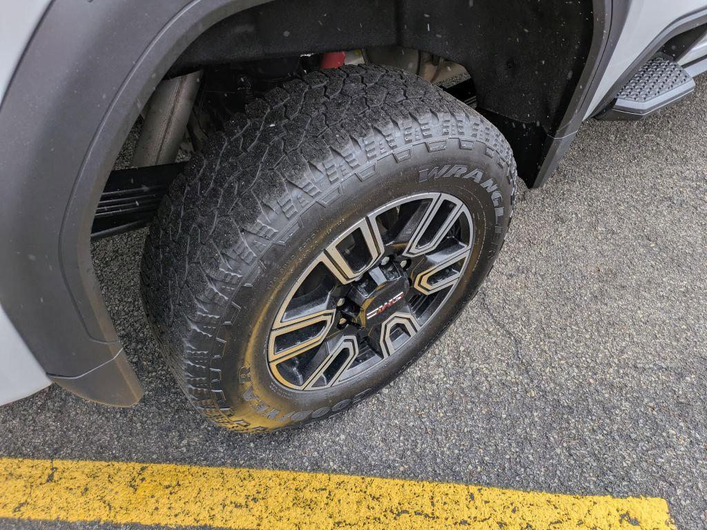 Certified 2023 GMC Sierra 2500 AT4 w/ AT4 Preferred Package image 36