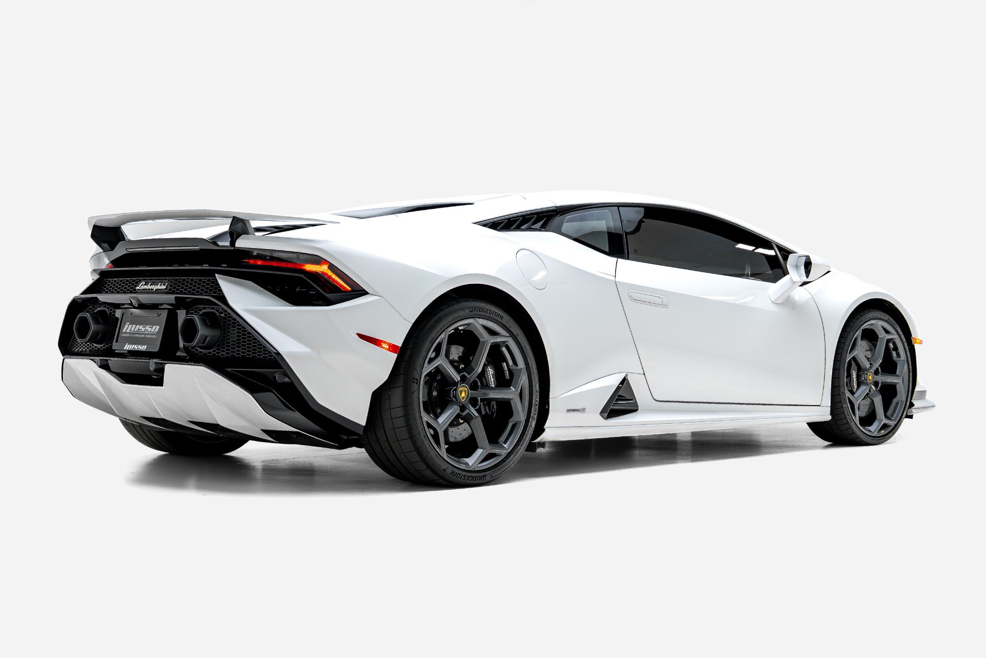 Used 2023 Lamborghini Huracan Tecnica RWD image 2