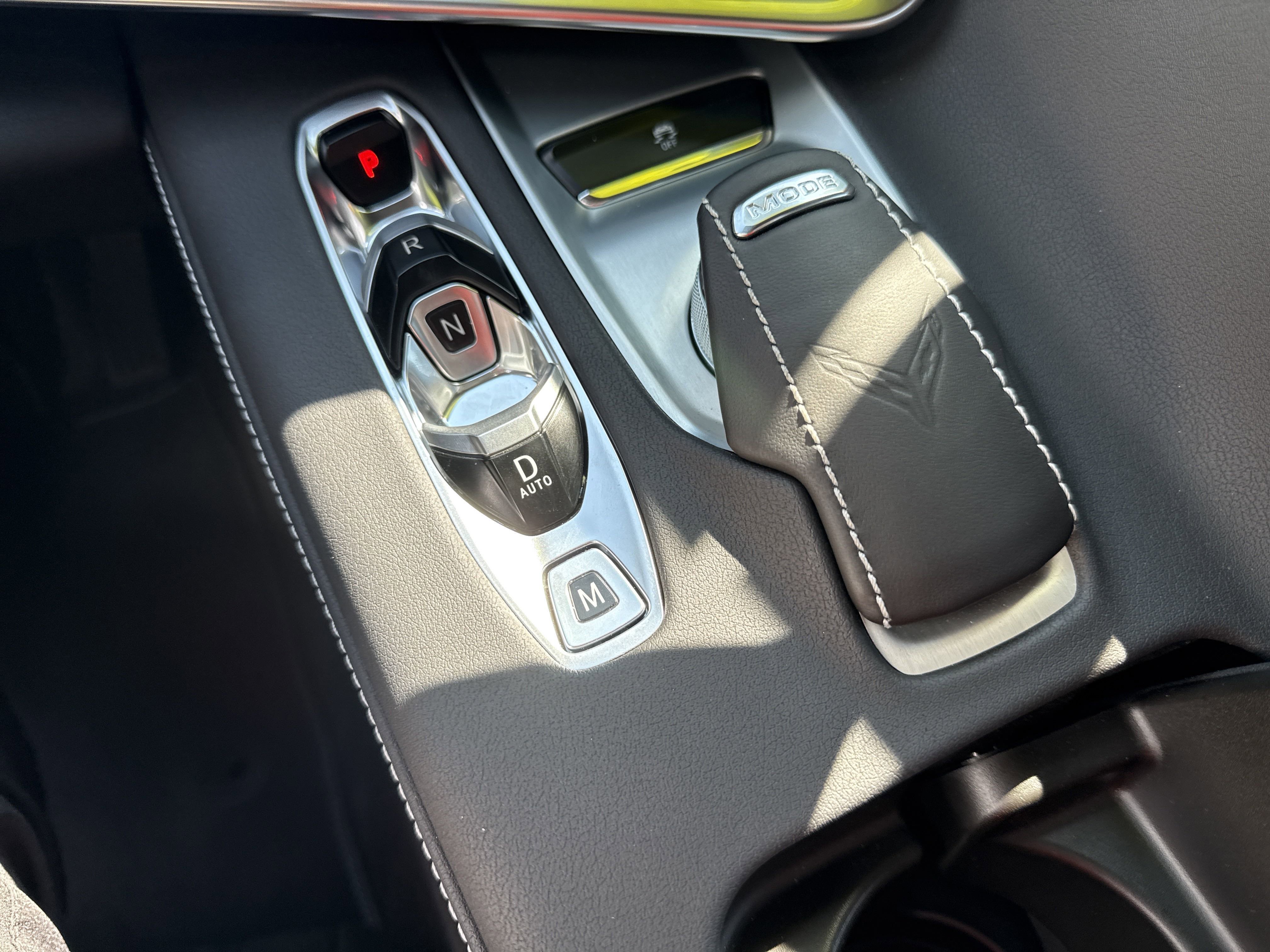 Used 2024 Chevrolet Corvette Stingray Coupe w/ Body-Color Dual Roof Package image 17