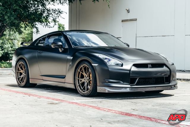 Used 2010 Nissan GT-R Premium AWD/4WD image 9