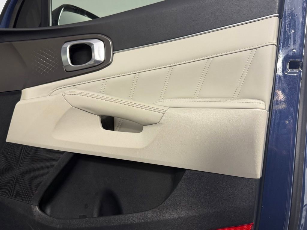 Used 2024 Kia Sorento SX image 32