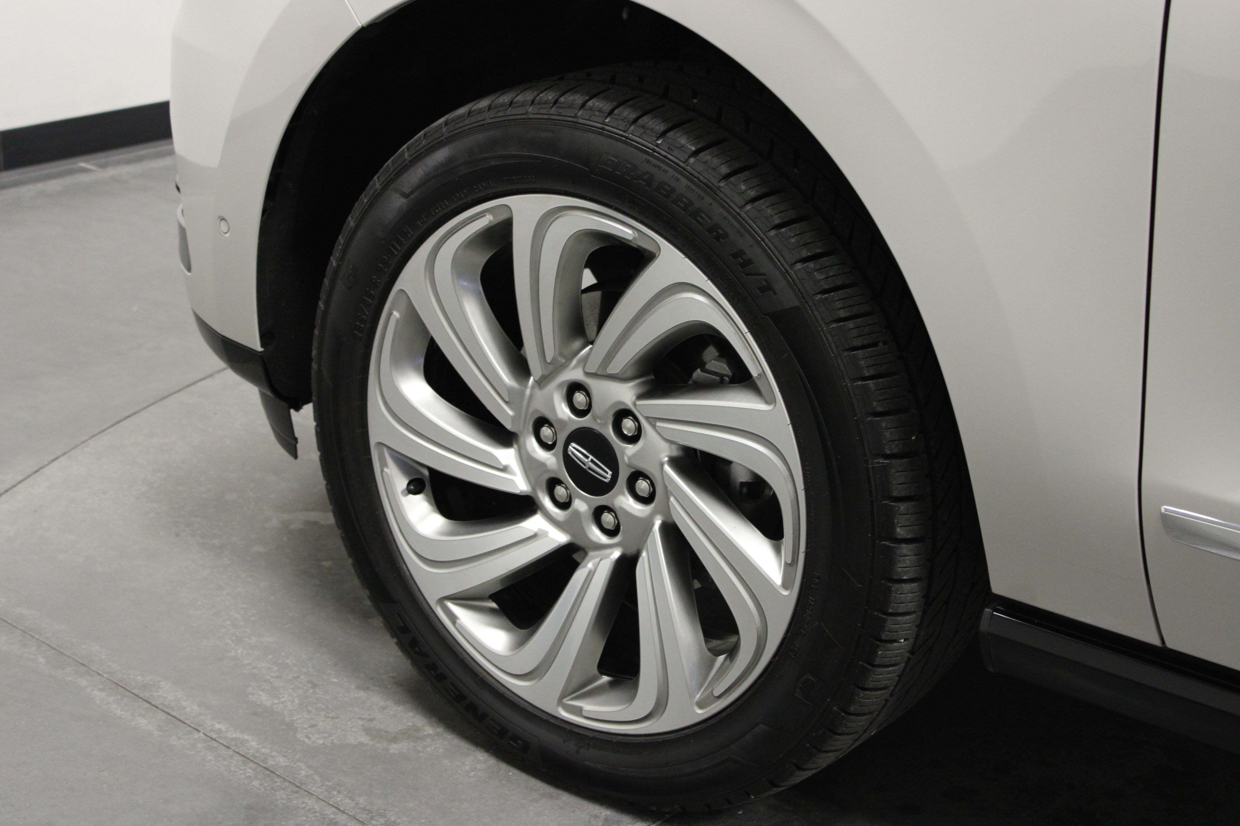 Used 2024 Lincoln Navigator Reserve AWD/4WD image 10