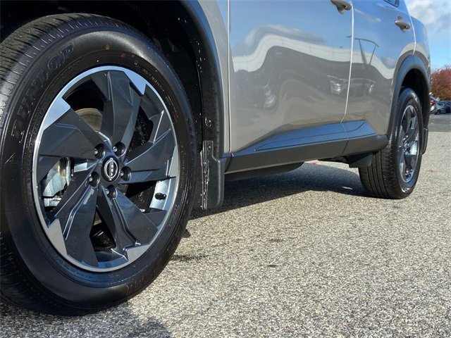 Used 2026 Nissan Rogue SV image 10