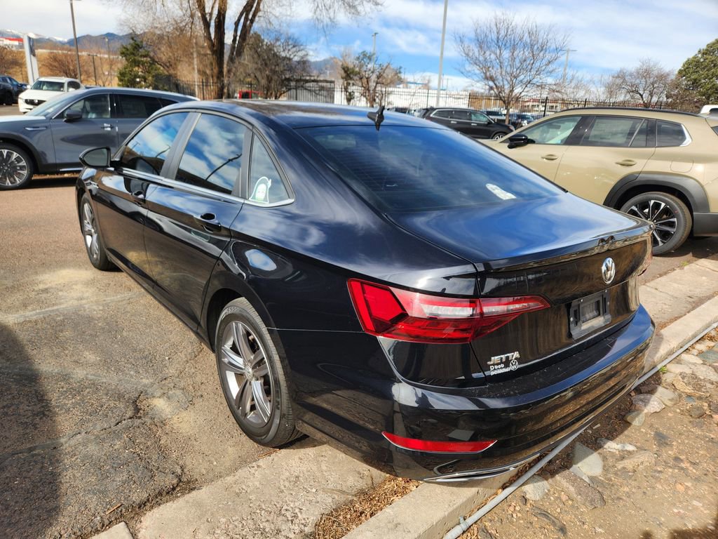 Used 2020 Volkswagen Jetta R-Line w/ R-Line Cold Weather Package image 5