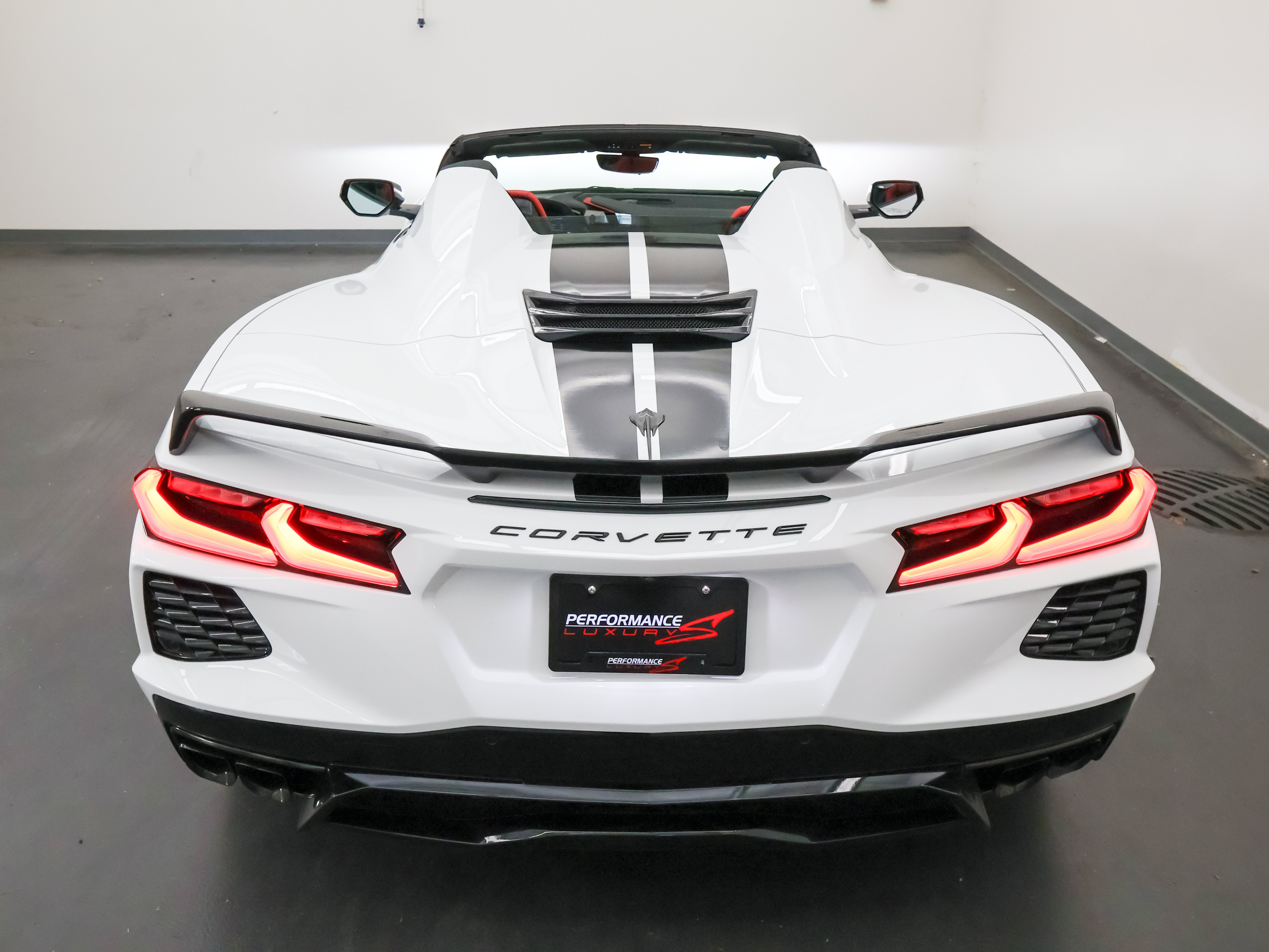 Used 2024 Chevrolet Corvette Stingray Preferred Conv w/ Z51 Performance Package RWD image 11