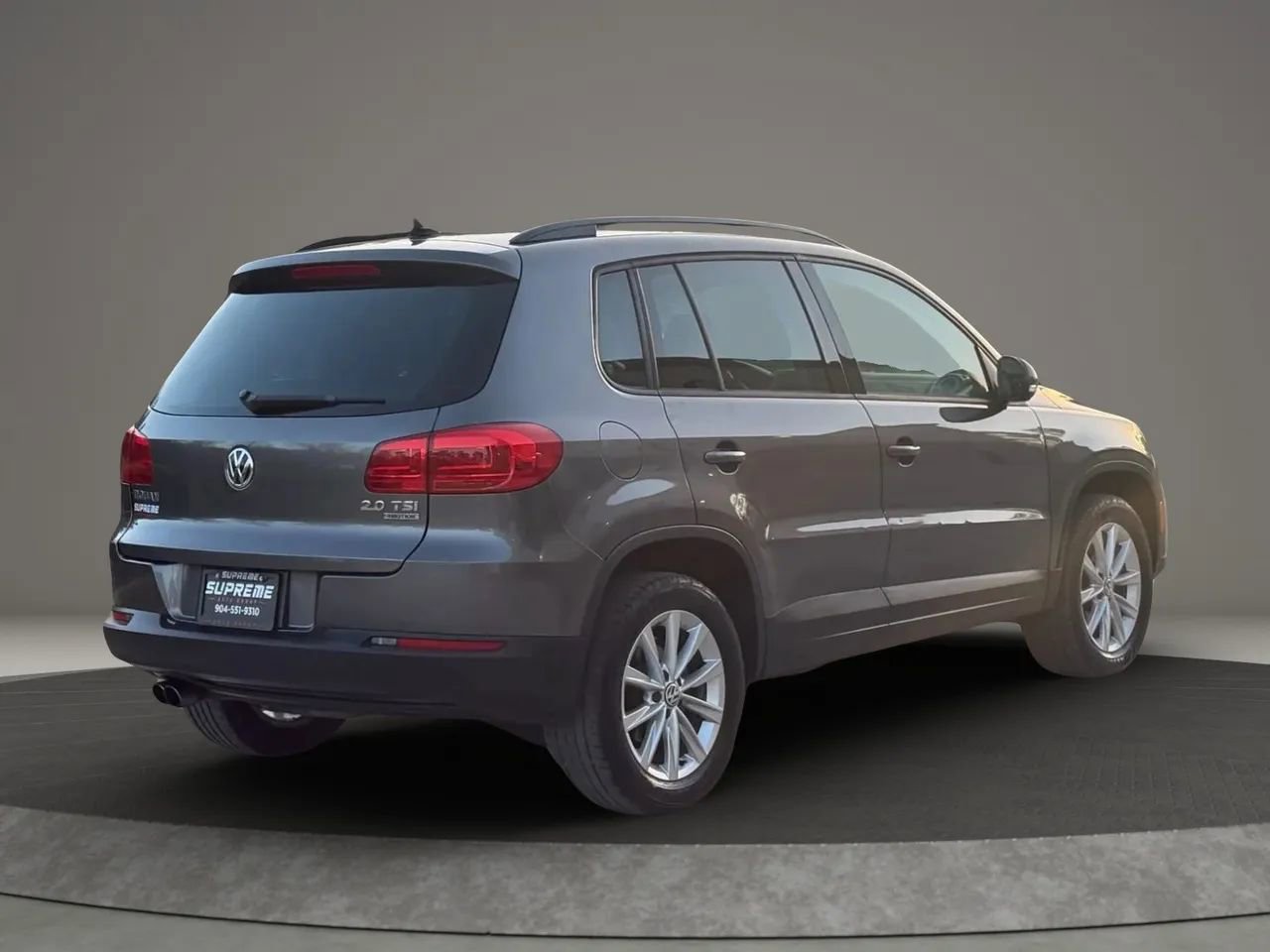 Used 2015 Volkswagen Tiguan SE image 3
