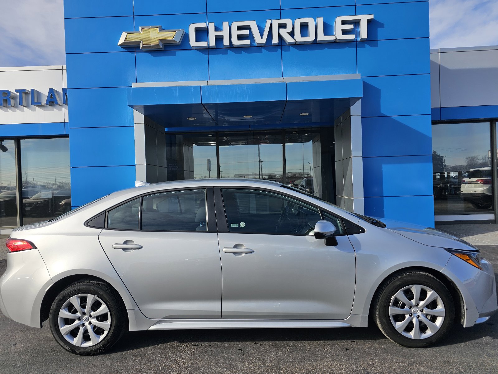 Used 2025 Toyota Corolla LE image 2