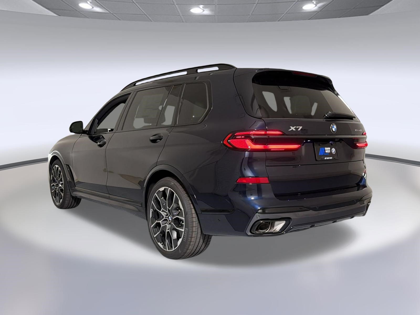 New 2027 BMW X7 xDrive40i w/ M Sport Package AWD/4WD image 3