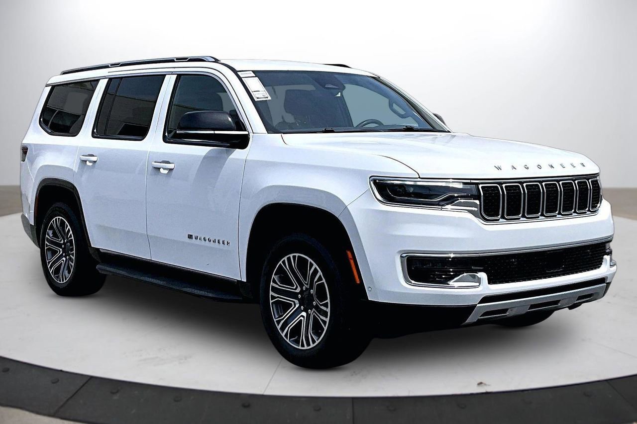 Certified 2024 Jeep Wagoneer Series II w/ Flexible Seating Group AWD/4WD image 2