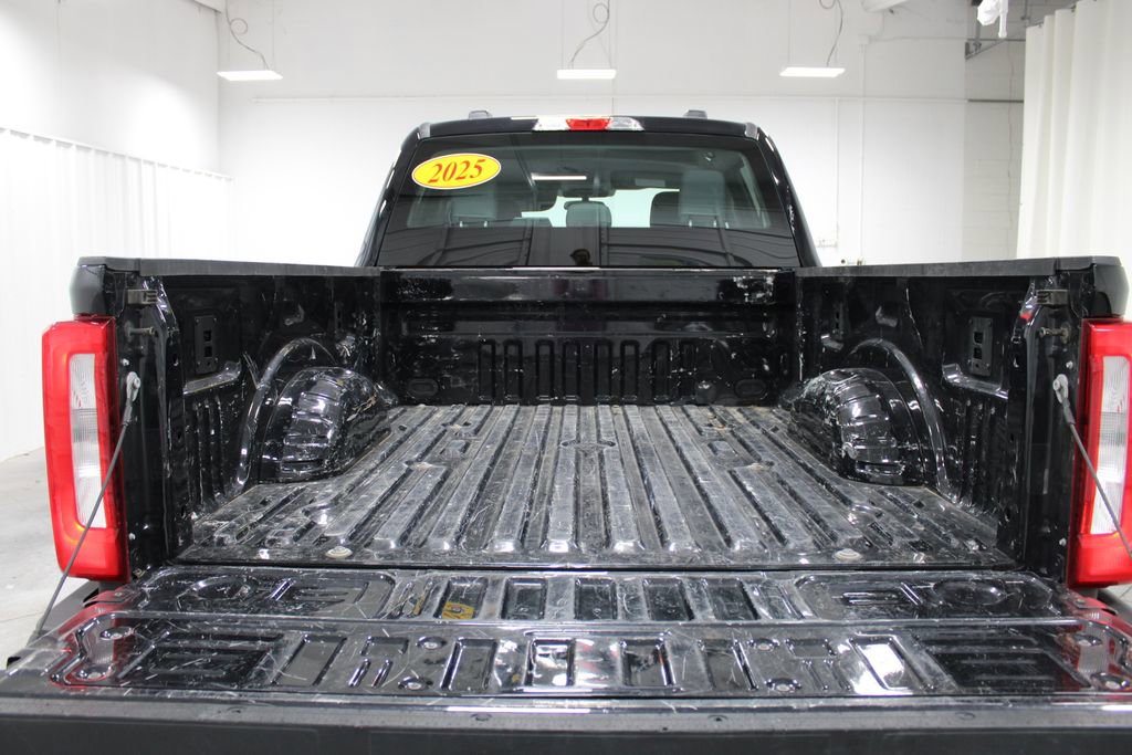 Used 2024 Ford F250 XLT image 32
