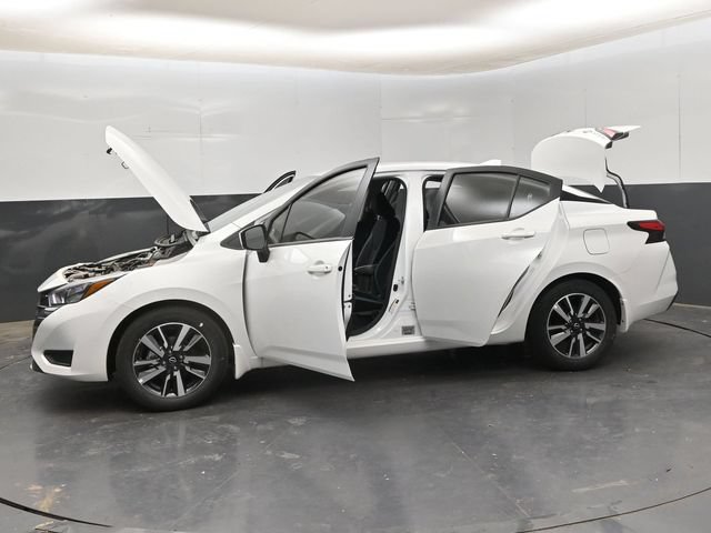New 2025 Nissan Versa SV w/ Trunk Package FWD image 29