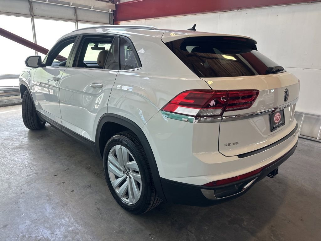 Used 2020 Volkswagen Atlas Cross Sport SE w/ Panoramic Sunroof Package AWD/4WD image 3