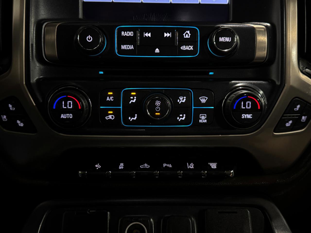 Used 2018 GMC Sierra 3500 Denali w/ Duramax Plus Package AWD/4WD image 32