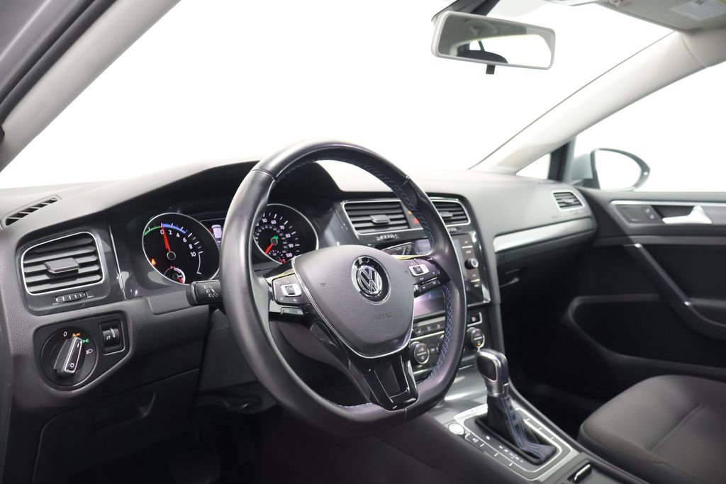 Used 2019 Volkswagen e-Golf SE w/ Driver Assistance Package FWD image 15