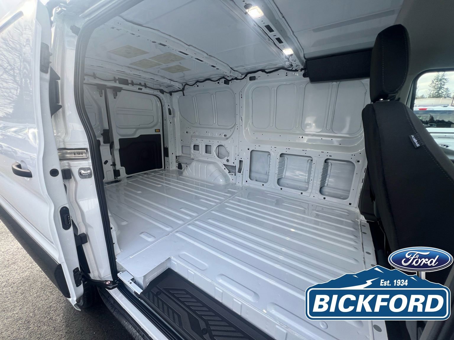 New 2025 Ford Transit 250 Low Roof RWD image 5