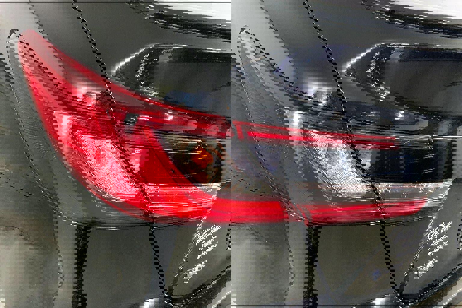 Used 2025 Toyota Camry SE image 27